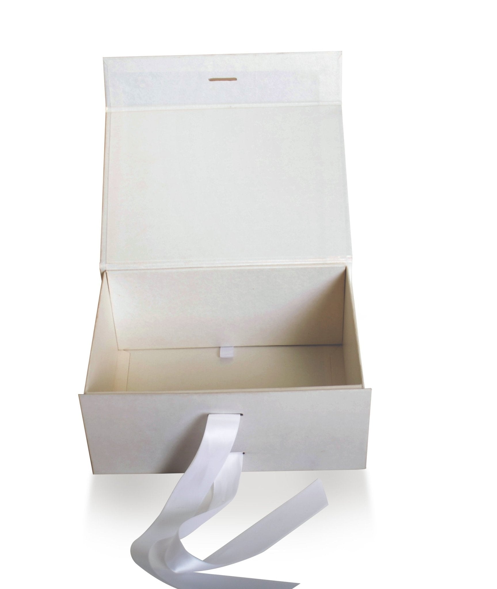 Sample Of Medium Deep White Majestic Metallic - CustomF2FBox